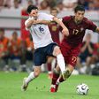 Owen Hargreaves e Cristiano em duelo entre Inglaterra e Portugal, no Mundial 2006