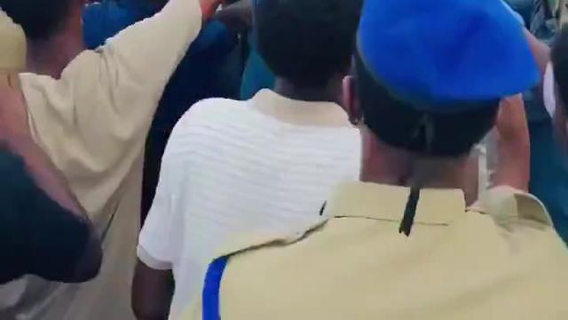 Herói nacional! Árbitro impedido de entrar nos EUA com receção apoteótica