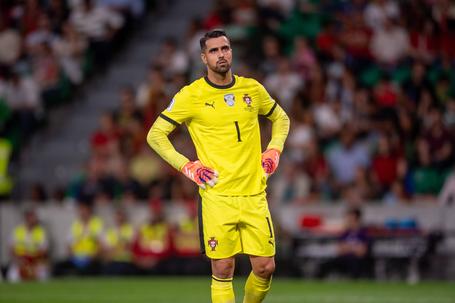 Diogo Costa, internacional A por Portugal e titular na baliza, nasceu na Suíça