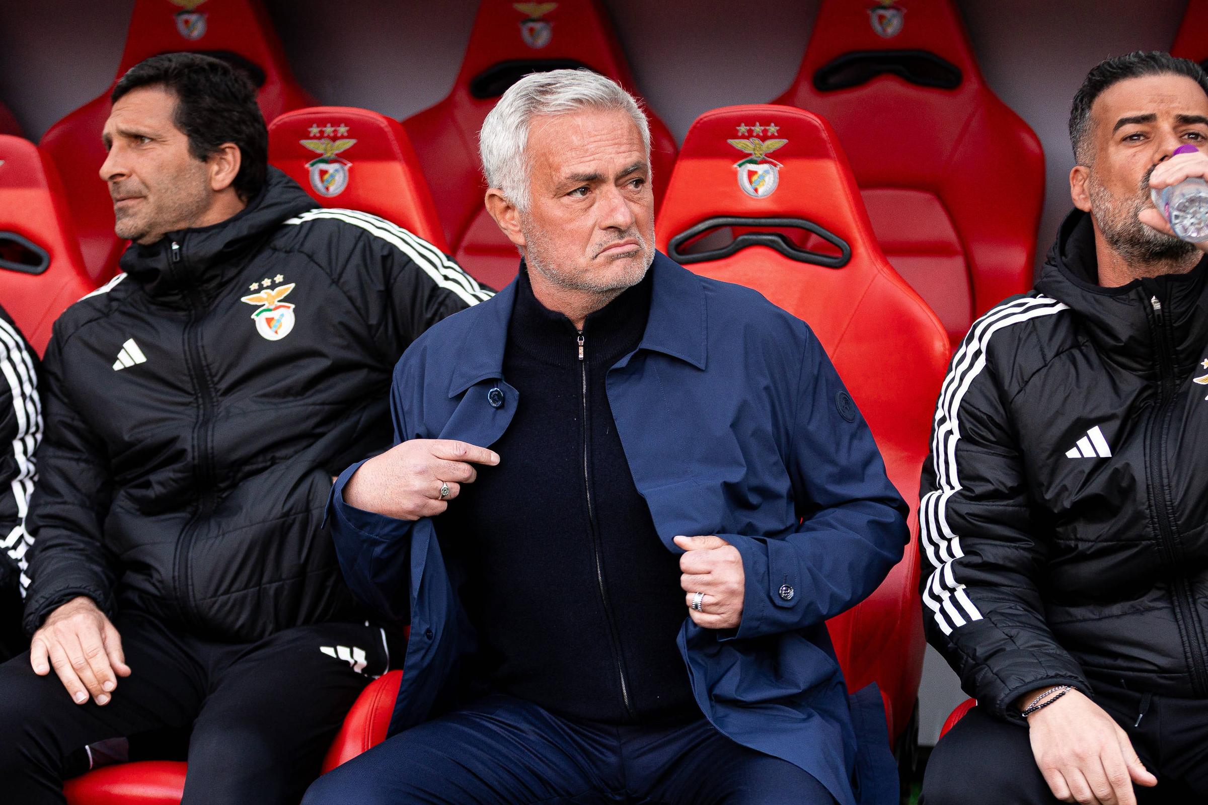 José Mourinho no banco do Estádio da Luz
