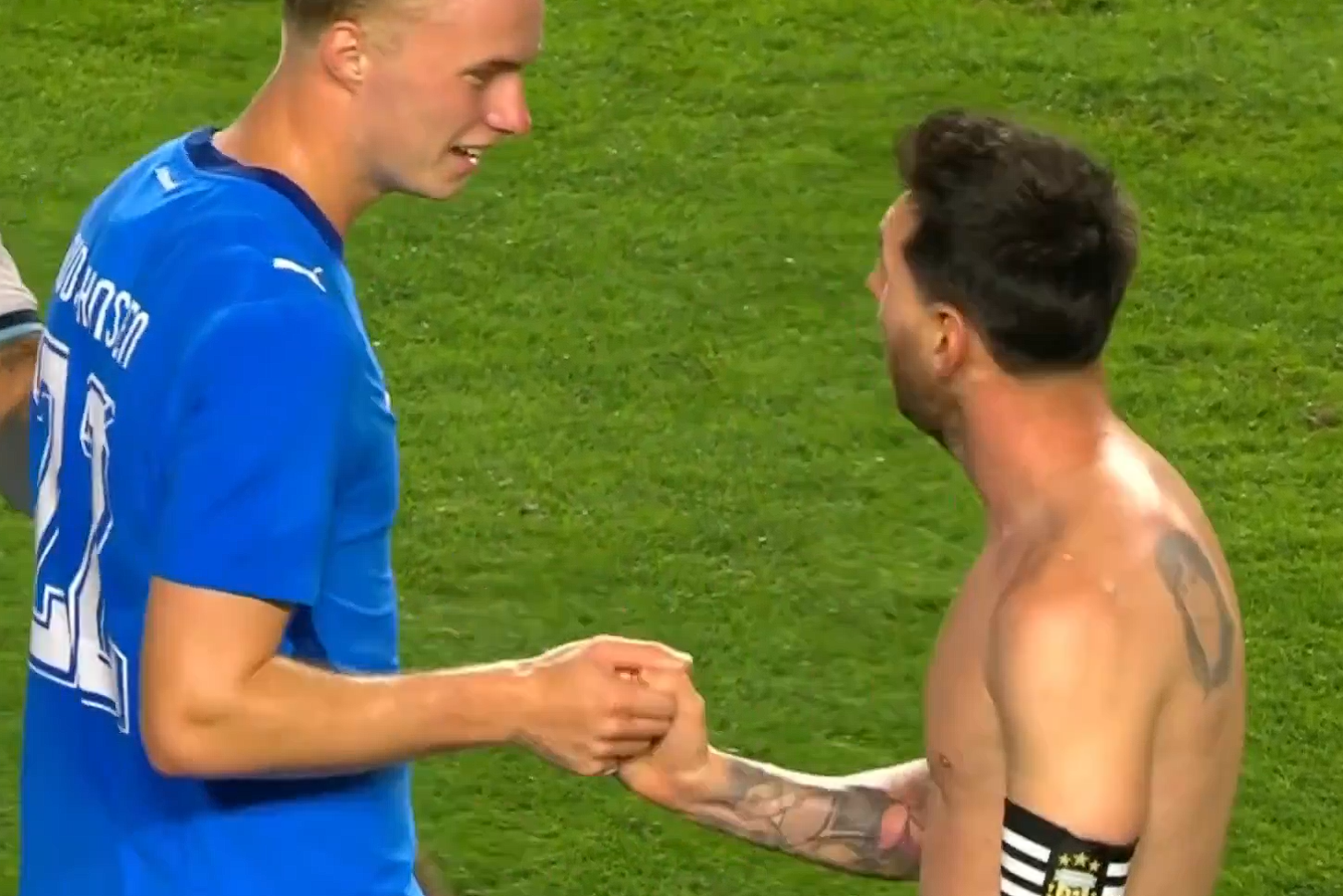 Daniel Gudjohnsen e Messi
