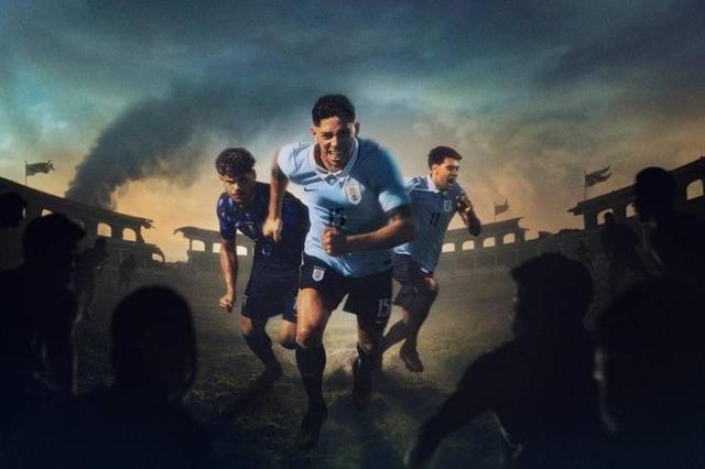Maxi Araújo, lateral-esquerdo do Sporting, entre imagem de  jogadores guerreiros - Foto: Instagram/Seleção Uruguaia