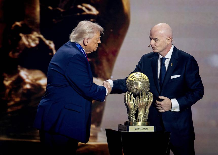 Donald Trump homenageado pela FIFA