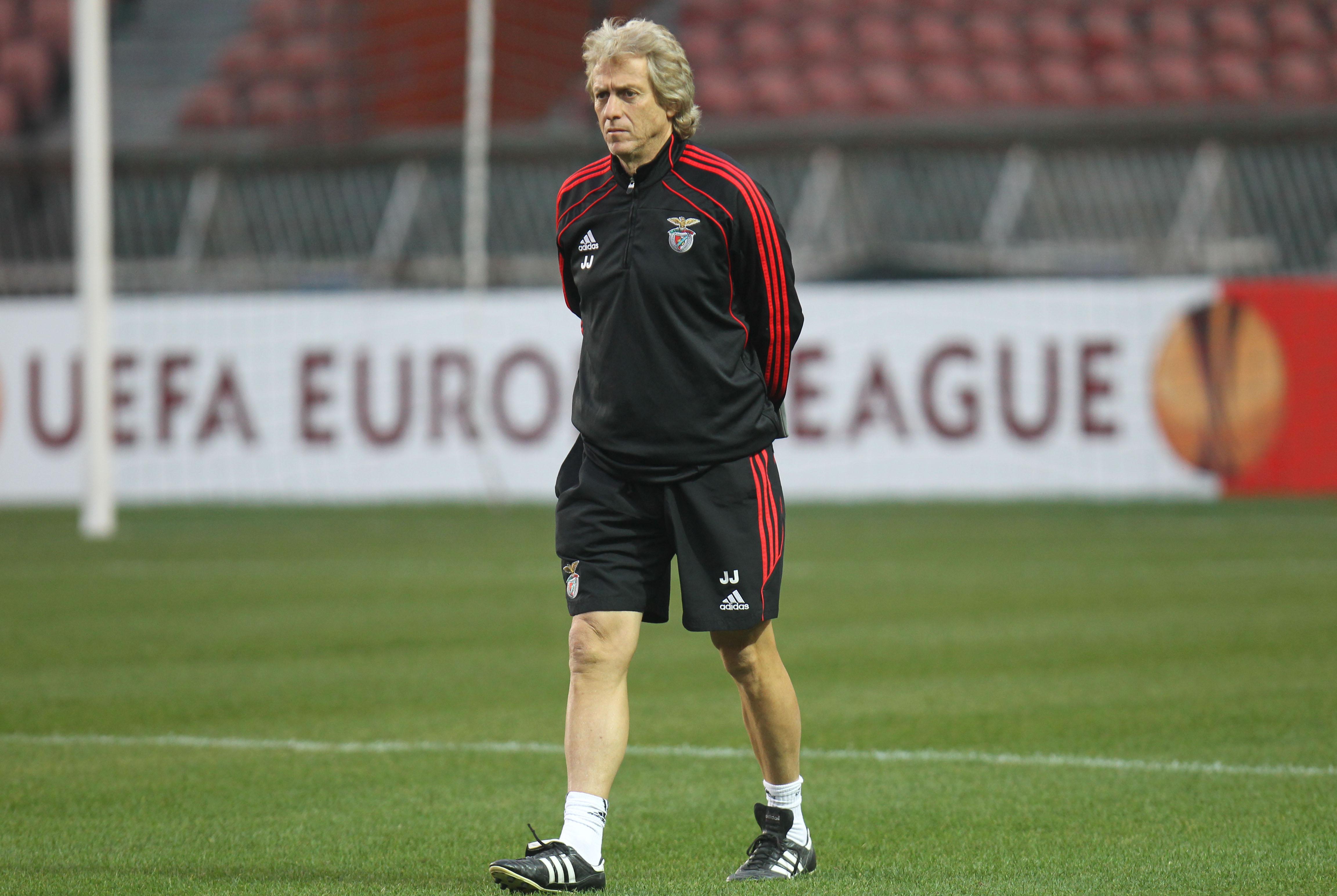 Jorge Jesus passou duas vezes pelo Benfica (2009/10 a 2014/15 e 2020/21 a 2021/22) e pelo meio treinou o Sporting entre 2015/16 e 2017/18 - Foto: ASF/MIGUEL NUNES