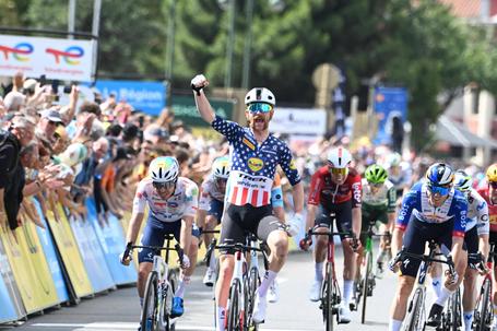 'Capitão América' vence no Tour Auvergne, João Almeida volta a ceder tempo