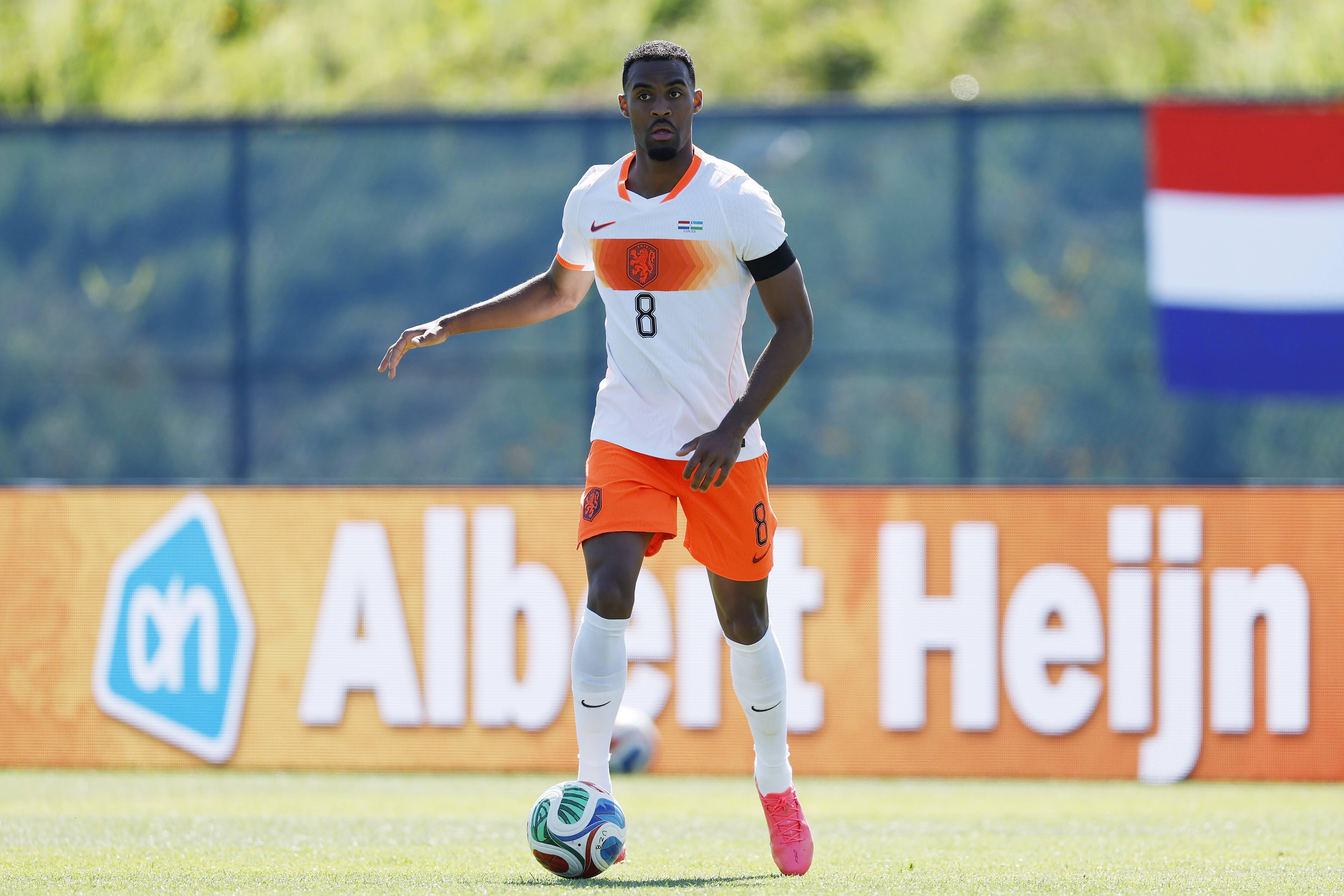 6.º Seleção dos Países Baixo vale €853M - Ryan Gravenberch foi quem mais valorizou (€107M) - Foto: IMAGO