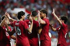 Jogadores da Seleção felicitam Trincão após o golo de Portugal frente à Nigéria - Foto: PAULO CUNHA/LUSA