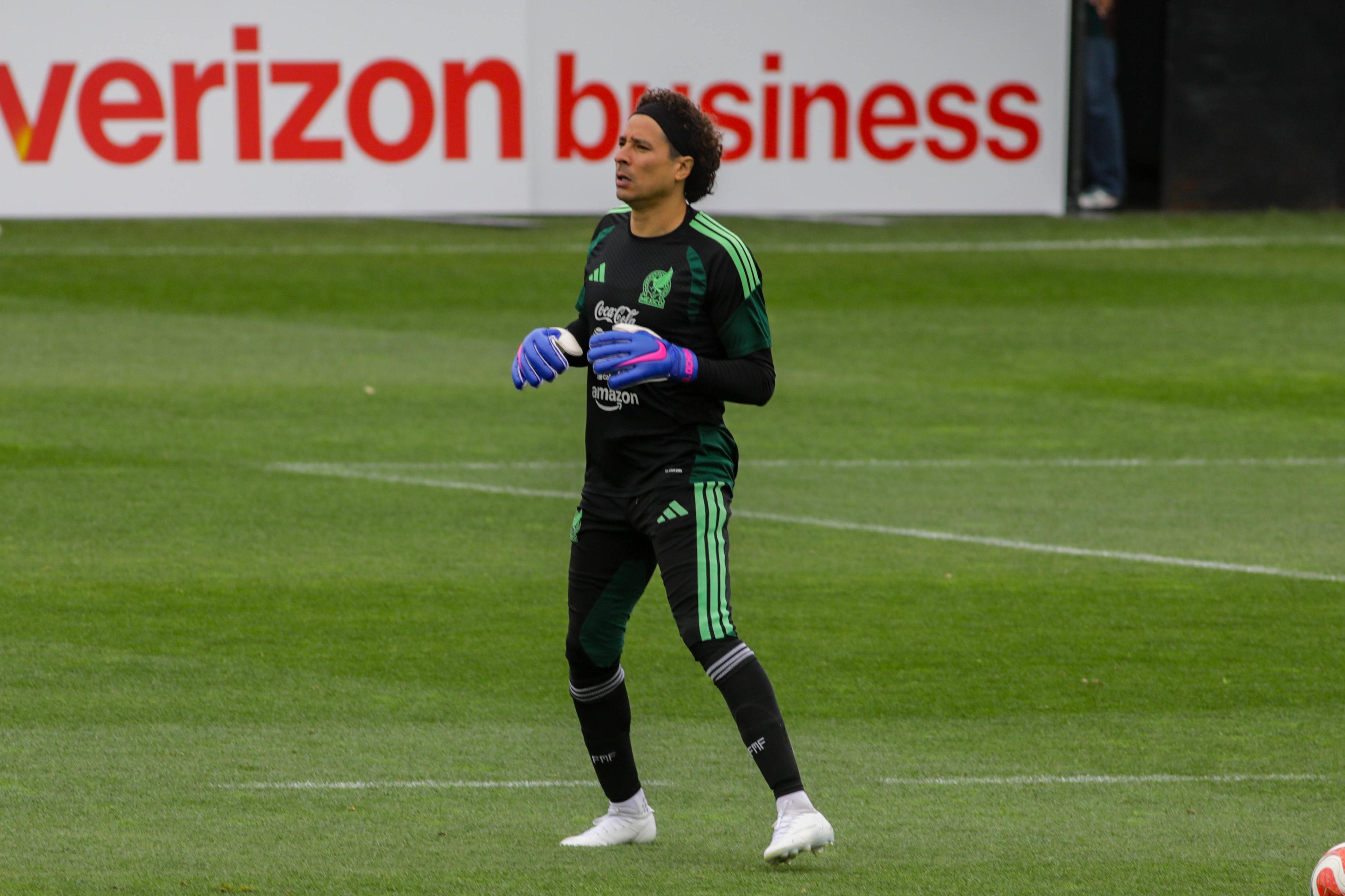 Guillermo Ochoa, guarda-redes mexicano de 40 anos e ex-Aves SAD