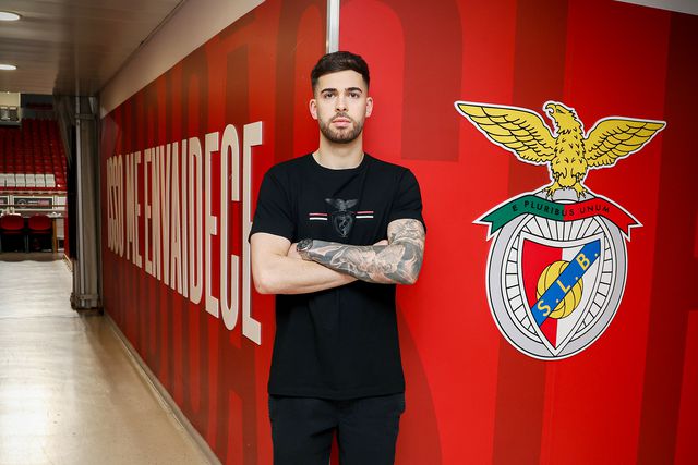 Benfica renova com guarda-redes Bernardo Mendes