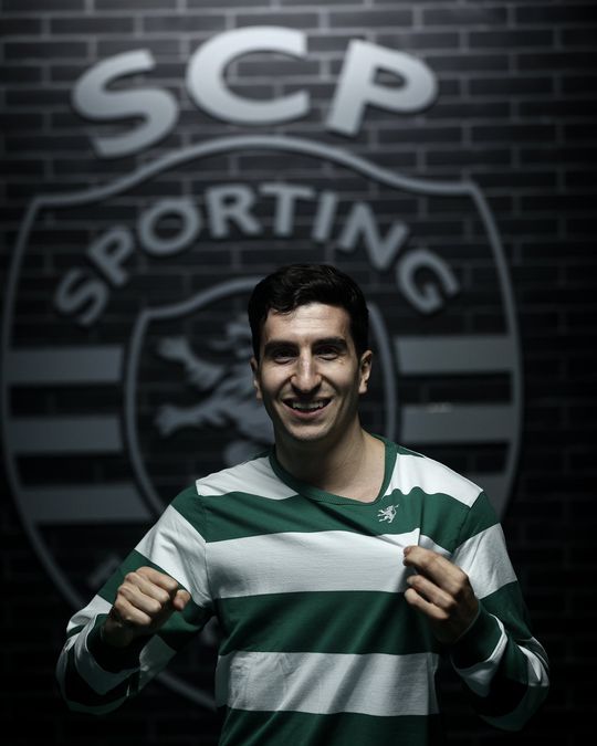 Sporting anuncia central argentino para próxima temporada