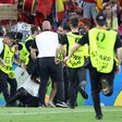Depois de Ramos, agora foi Morata a ser abalroado por segurança