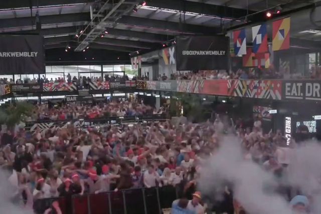 Em Londres foi assim a enorme festa com o golo nos últimos instantes de Watkins