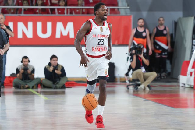 Benfica anuncia saída de antigo MVP do campeonato nacional