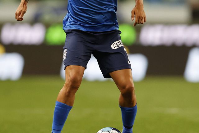 Marítimo: Edgar Costa renova, mas vai jogar na equipa B