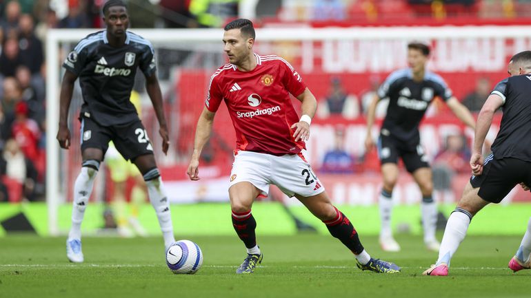 Dalot muda de número no Manchester United