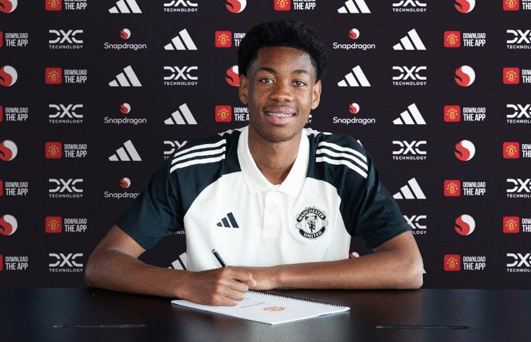 Mercado: Man. United de Amorim oficializa contratação... e empréstimo