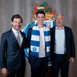André Villas-Boas e Jorge Costa fizeram as honras da casa na apresentação do central croata (Foto: FC Porto)