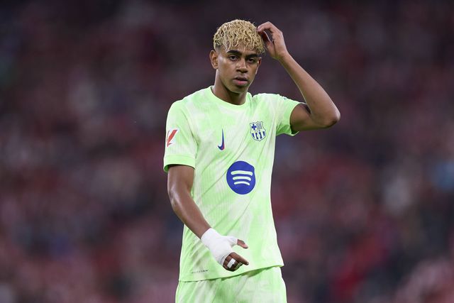 Lamine Yamal com a camisola do Barcelona