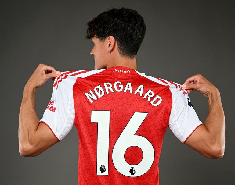 Mercado: Arsenal anuncia reforço escandinavo e... não é Gyokeres