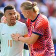 Demora na marcação do penálti de Mbappé até Haaland irritou