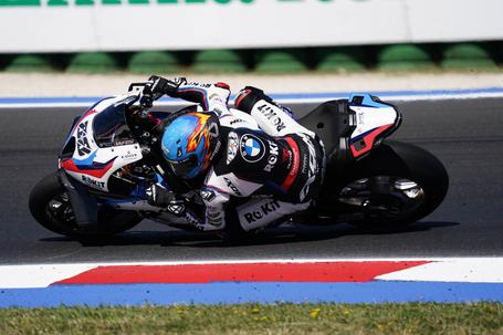 Miguel Oliveira discreto na sessão de treinos livres de Superbikes em Donington (video)
