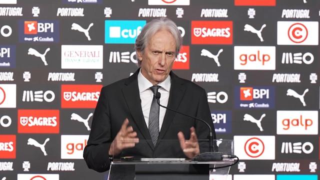 Jorge Jesus explica porque colocou Bernardo Silva a lateral-esquerdo