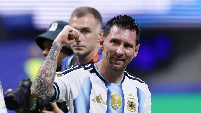 Messi nunca permitiu que o génio expulsasse a ternura — Foto: IMAGO