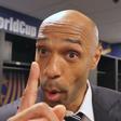 Thierry Henry fez questão de felicitar a seleção francesa depois do jogo com Marrocos - Foto: FFF