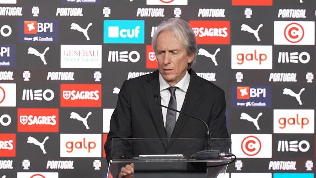 Jorge Jesus lança 'farpa' a Martínez: «Ganhar o grupo era importantíssimo?»