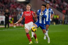 «O Benfica tem sido impressionante, mas o FC Porto é ligeiramente favorito»
