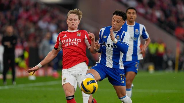 «O Benfica tem sido impressionante, mas o FC Porto é ligeiramente favorito»