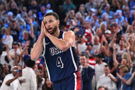 VÍDEO: o triplo de Curry que deixou a França a 'dormir'