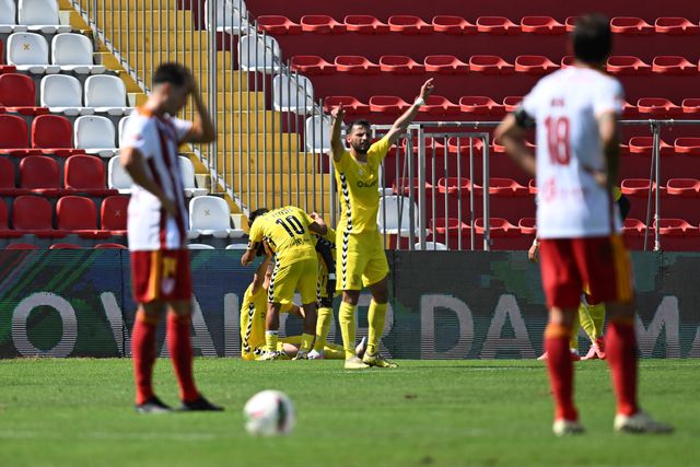 Calor afasta público na Vila das Aves