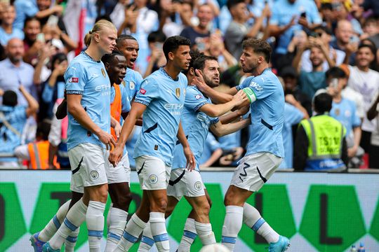 Manchester City ganha Supertaça nos penáltis