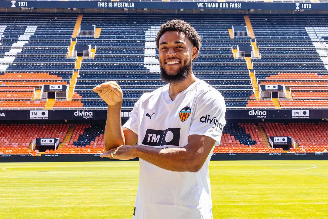 Arnaut Danjuma é rerforço do Valencia Foto: Instagram Valencia