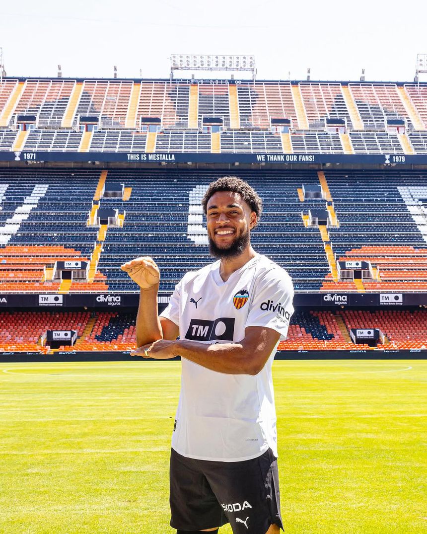 Arnaut Danjuma é rerforço do Valencia Foto: Instagram Valencia
