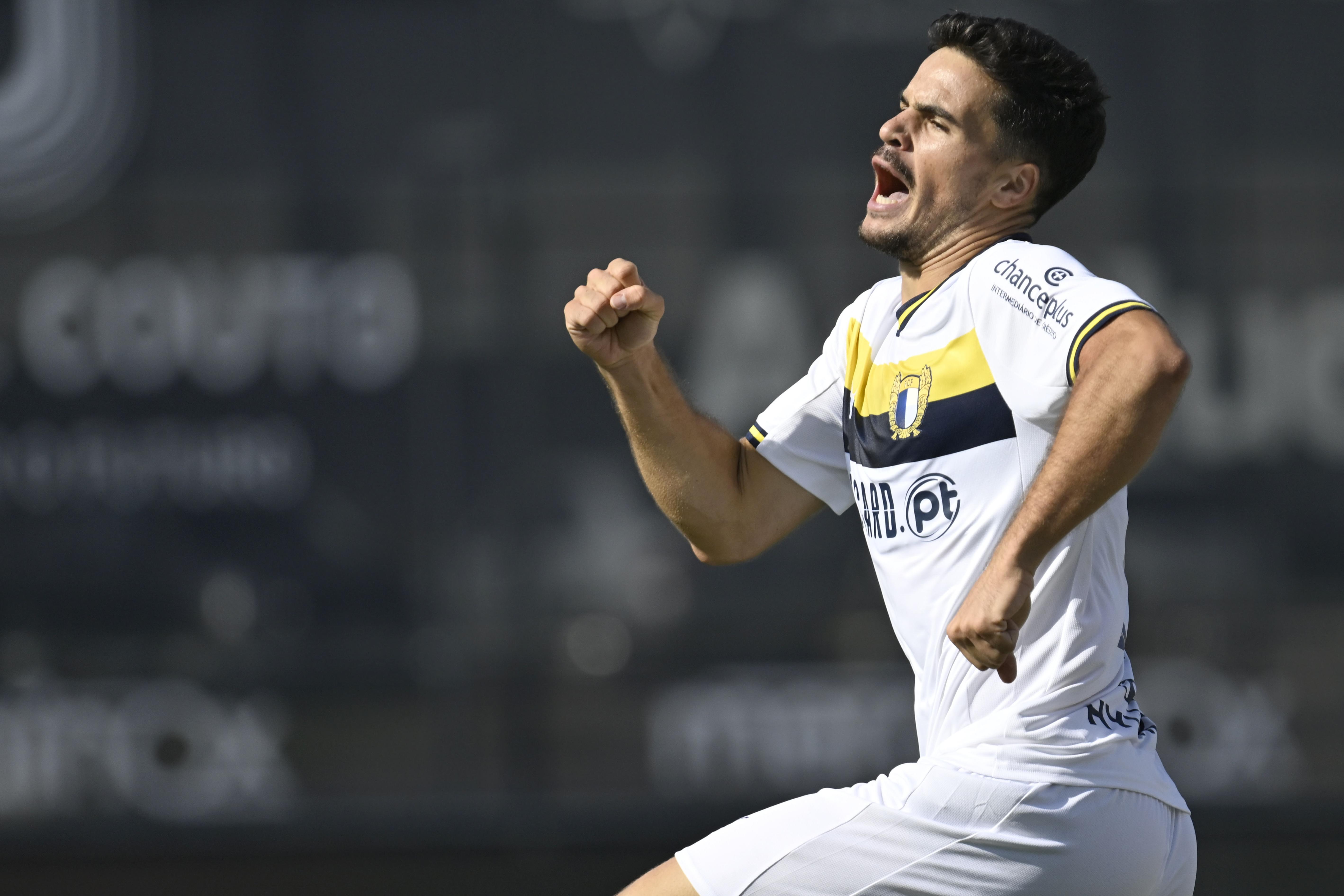Rodrigo Pinheiro no Famalicão-Santa Clara (Foto: Fernando Veluso/LUSA)