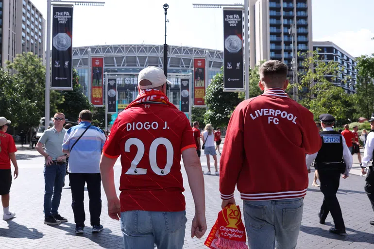 Liverpool imortaliza Jota! Emoção em campo