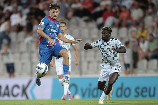 Golo na compensação dá a vitória ao Moreirense