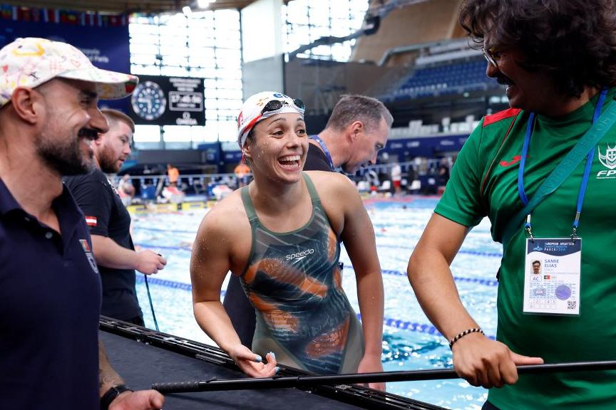 A nadadora portuguesa Camila Rebelo defende título nos 200 m costas. Foto FPN
