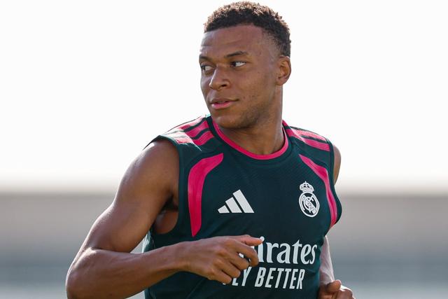 Mbappé já se apresentou às ordens de José Mourinho - Foto: Real Madrid