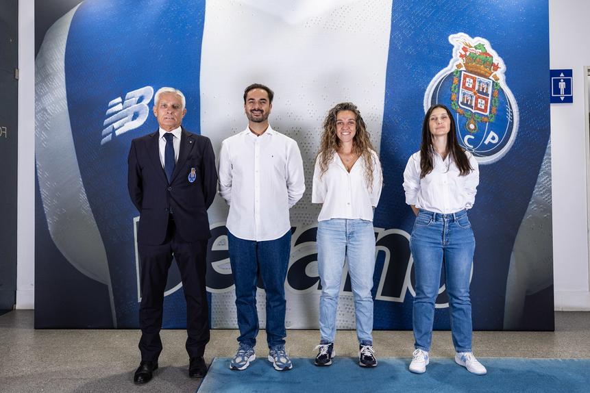 O diretor do futebol feminino do FC Porto é José Manuel Ferreira com os treinadores - Foto: FC Porto