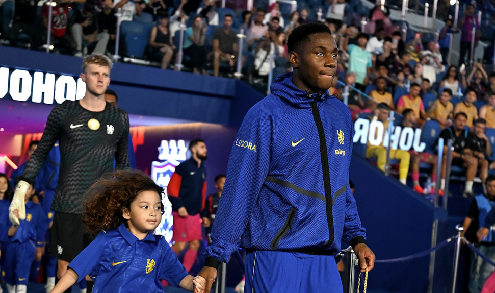 Dario Essugo foi capitão do Chelsea frente ao Johor - Foto: Chelsea