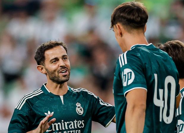 Bernardo Silva festeja golo com Espí - Foto: Real Madrid
