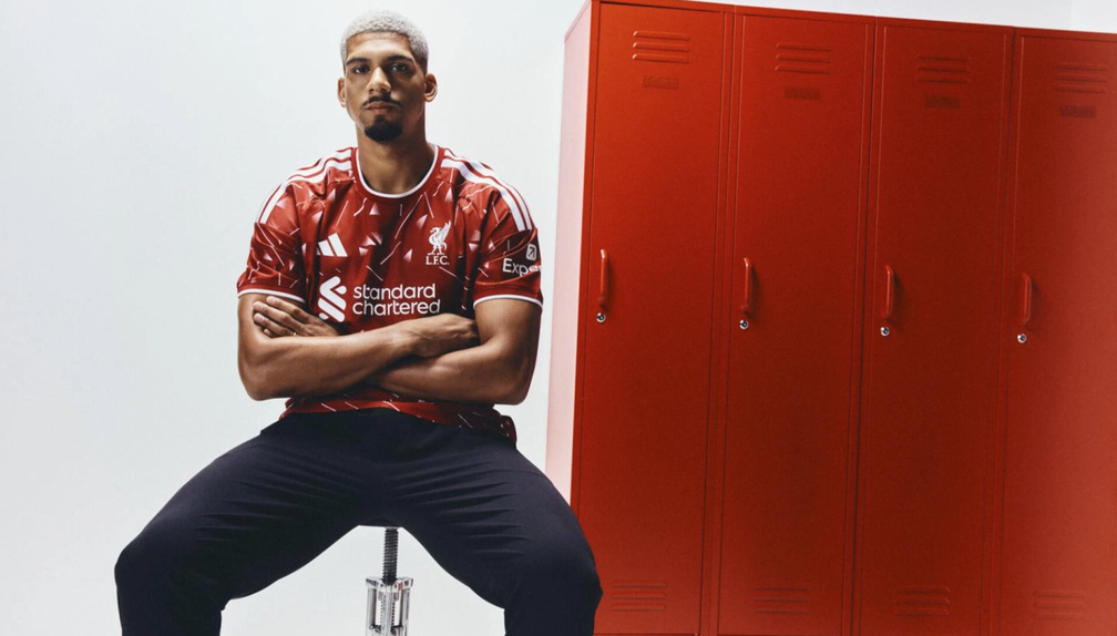 Ronald Araújo foi apresentado como reforço do Liverpool - Foto: Liverpool