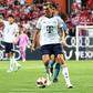 Palhinha em ação no jogo com o Jeju United, a 4 de agosto, na Coreia do Sul — Foto: IMAGO