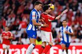 Bednarek e Rafa em ação num clássico
