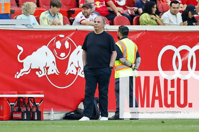 Bruce Arena afastado por «comentários insensíveis e inadequados»