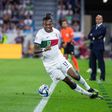 Rafael Leão 'não resiste' a nova camisola do Amora