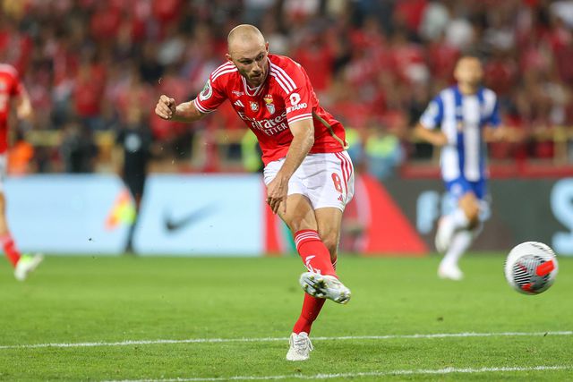 Benfica: mais um fogo para o bombeiro Aursnes apagar